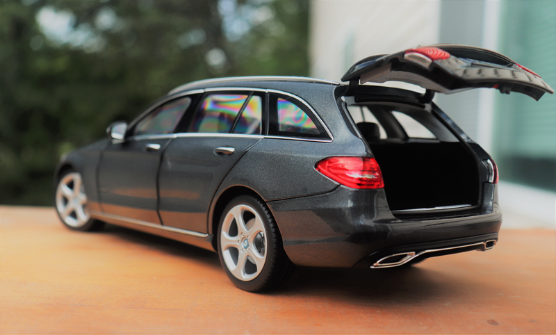 Illustration for article titled 1/18 Mercedes Benz S205 C-Class WagonÂ